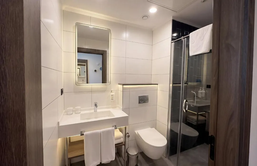 Holiday Inn Express Istanbul - Airport Arnavutkoy By Ihg-1